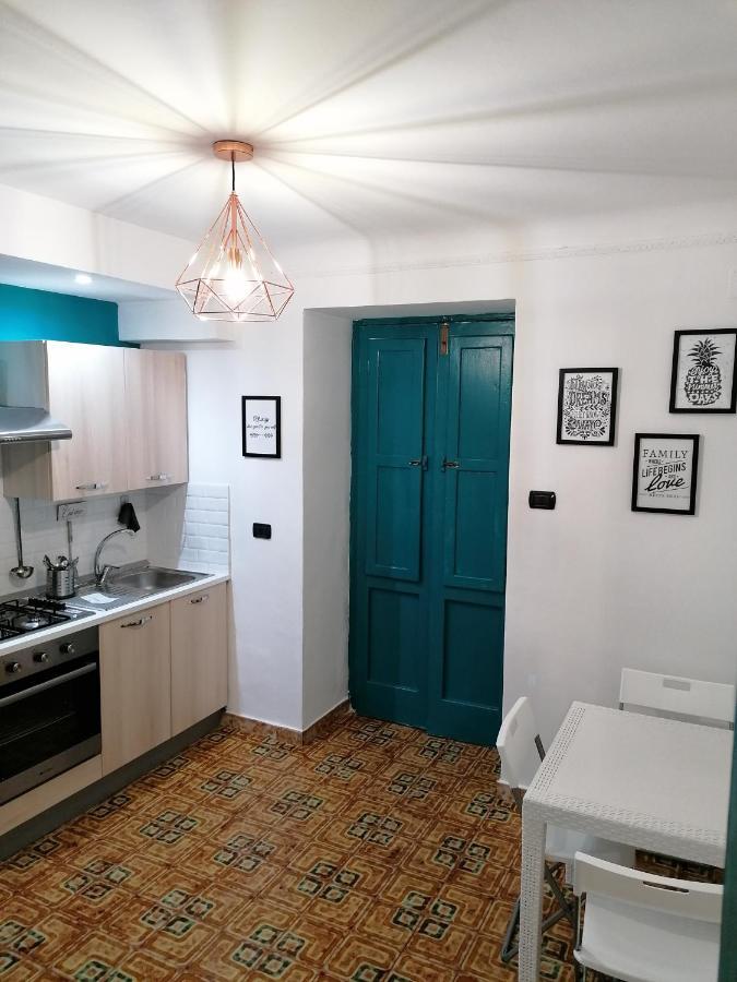 Casacasetta Suite Appartamento Indipendente Таранто Экстерьер фото